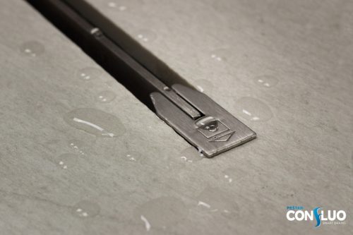 Pestan zuhanyfolyóka Confluo Slim Line 30 cm