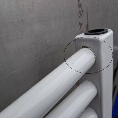 OUTLET - Birossi törölközőszárító radiátor - egyenes - fehér - 600 x 1320 mm