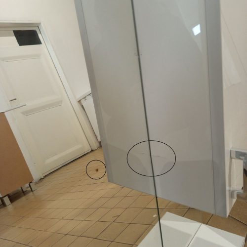 OUTLET - Viva STYLE Tükrös fürdőszobai szekrény LED világítással - JOBBOS szekrénnyel - 55 x 97 x 17 cm - SZÉPSÉGHIBÁS TERMÉK