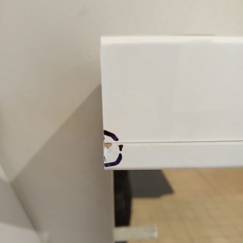 OUTLET  - Viva SZQUARE 55 Tükrös fürdőszobai szekrény - JOBBOS szekrénnyel - 55 x 97 x 15 cm - SZÉPSÉGHIBÁS TERMÉK